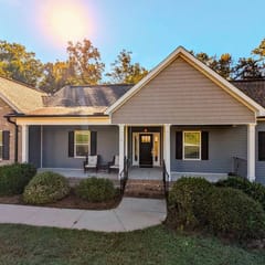 4 BR Beautiful House Close to Wade Hampton