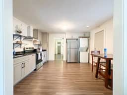 Cozy 1BR Close to Downtown & Drive Baseball
