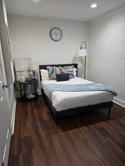1BR Fully Handicap Accessible Near Downtown