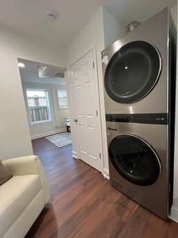 Cozy 1BR in Multi-unit building