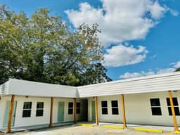 King 1BR in Hotel Style Multi-unit