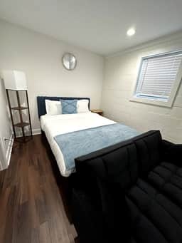 Homey 1BR with Style & Amenities