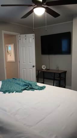 Cute 1BR with Fenced Yard