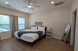 3BR 2.5Bath with EV charger Near Cherrydale