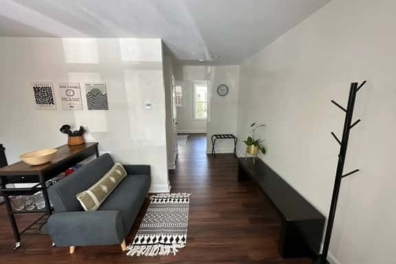 1BR 1B Hotel Like Ground Floor - Image 1