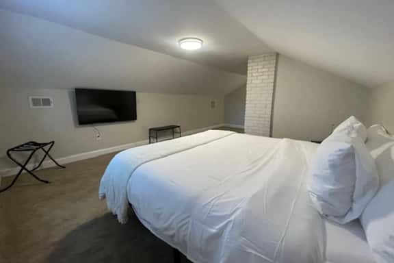 3 Bed 2 Bath Taylor Made Retreat - Image 1