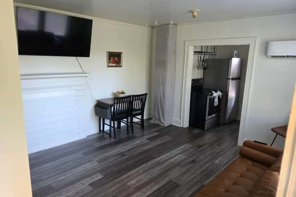 1BR Close to Haywood Mall and Woodruff Rd - Image 1
