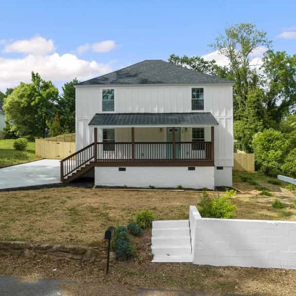 5BR 4B Huge Space with 2 Level Game Barn - Image 1