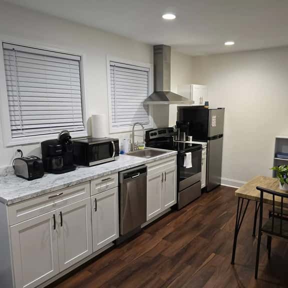 1BR Fully Handicap Accessible Near Downtown - Image 1