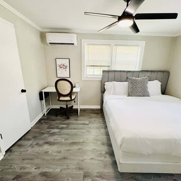 1BR Near Cherrydale Food/Shops and Downtown - Image 1