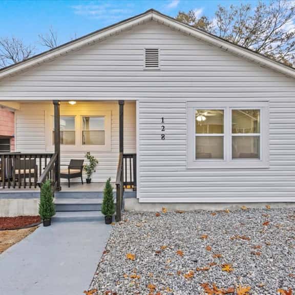 2 BR Close to Wade Hampton & DT - Image 1