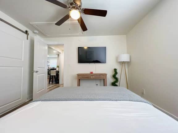 401 Cedar Lane Rd