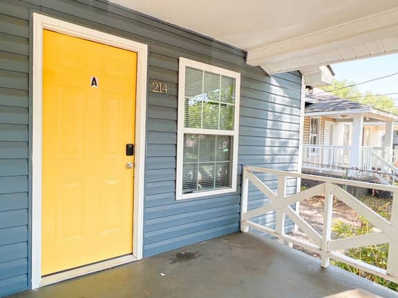 Cozy 1BR Close to Downtown & Drive Baseball