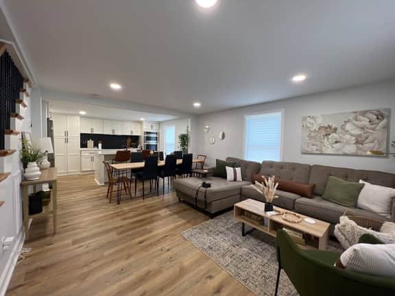 5BR 4B Huge Space with 2 Level Game Barn