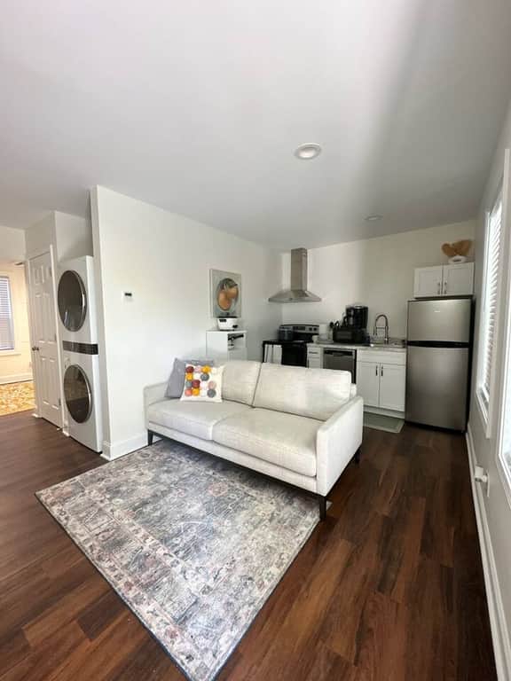 Elegant Modern 1BR with Charm