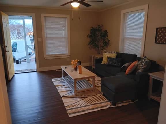 Cute 1BR with Fenced Yard