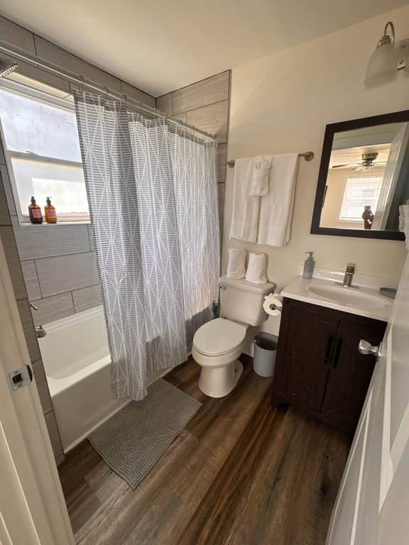 Stylish King 1BR Near Swamp Rabbit Trail