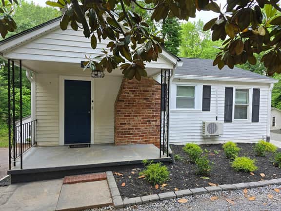 1BR with Picnic Area & Fire Pit