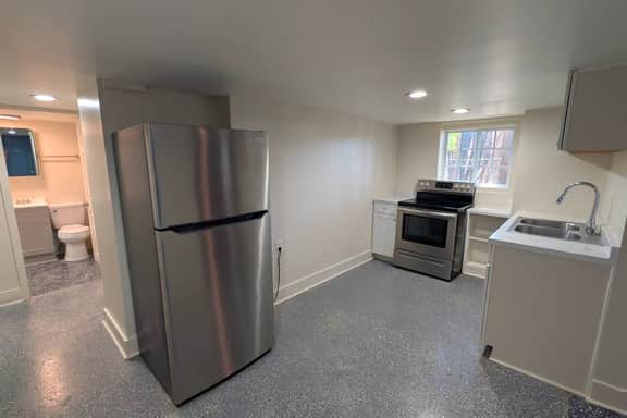 1 BR Near Haywood Mall and Woodruff Rd - Image 4