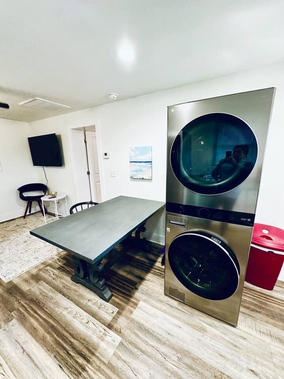 Cool 1BR Near Swamp Rabbit/DT