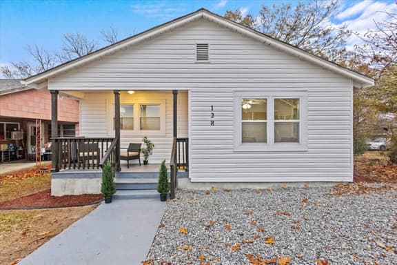 2 BR Close to Wade Hampton & DT