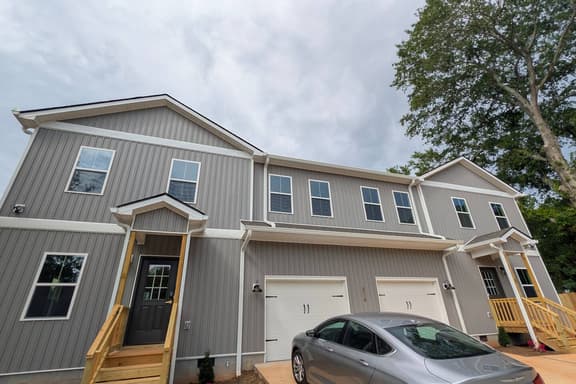 3BR 2.5Bath with EV charger Near Cherrydale